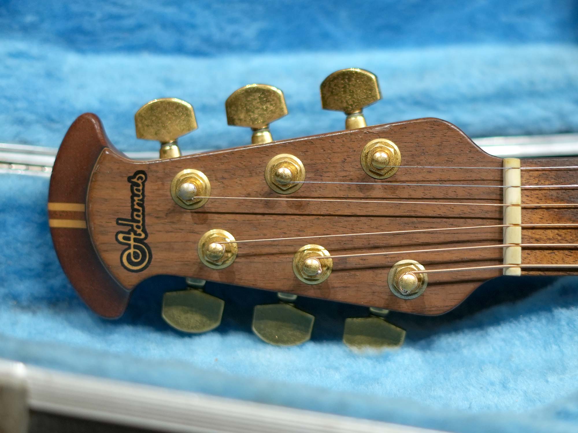 Ovation 1881-NB2 Adamas II Super Shallow Solid Red